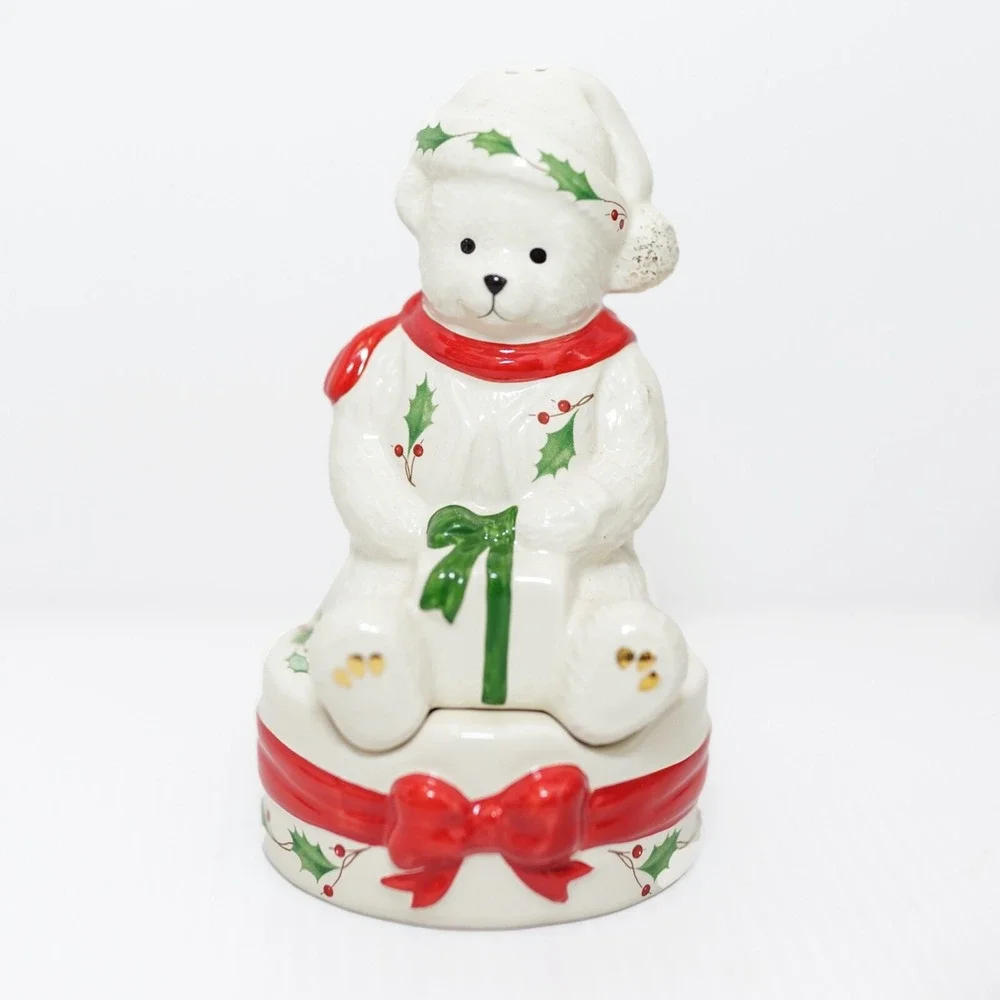 Lenox Holiday Polar Bear Salt and Pepper Shakers Set White Red Green Excellent